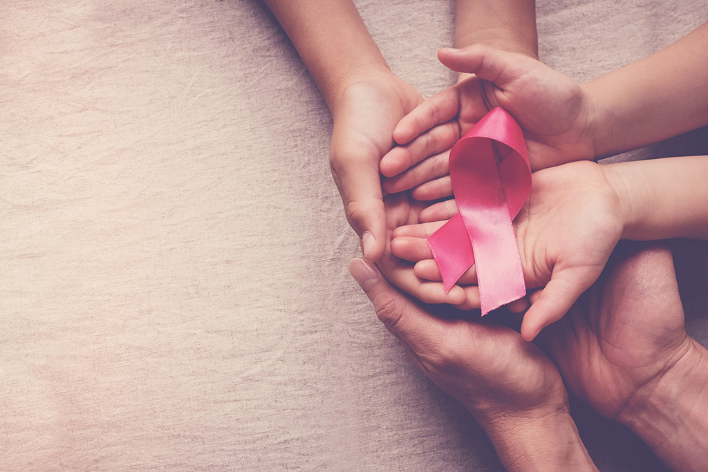 Câncer de mama e Outubro Rosa: conscientizar é preciso